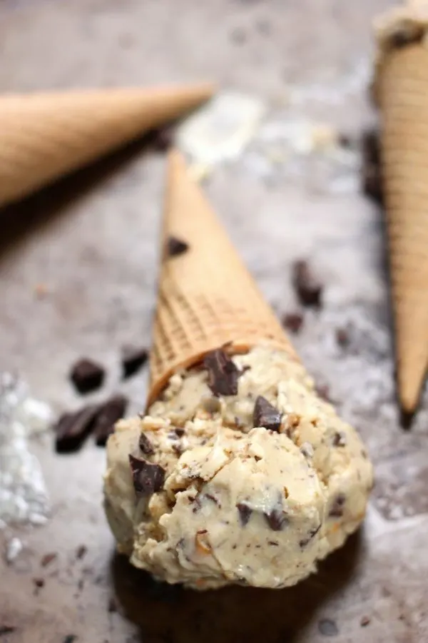 Double Chocolate Chunk Guinness Ice Cream | 17 Awesome Guinness Recipes from @cydconverse