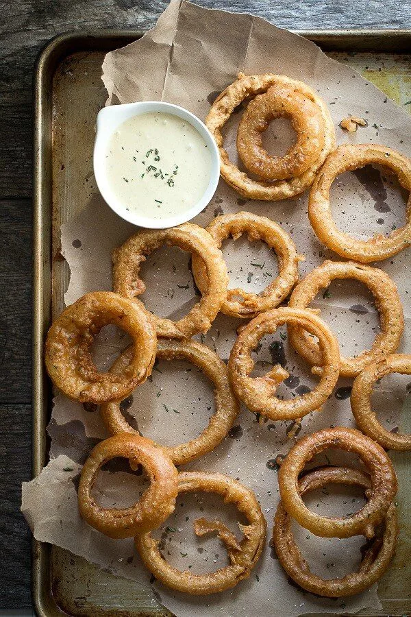 Guinness Beer Battered Onion Rings | 17 Awesome Guinness Recipes from @cydconverse