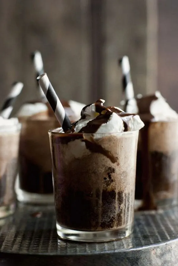 Chocolate Guinness Floats | 17 Awesome Guinness Recipes from @cydconverse