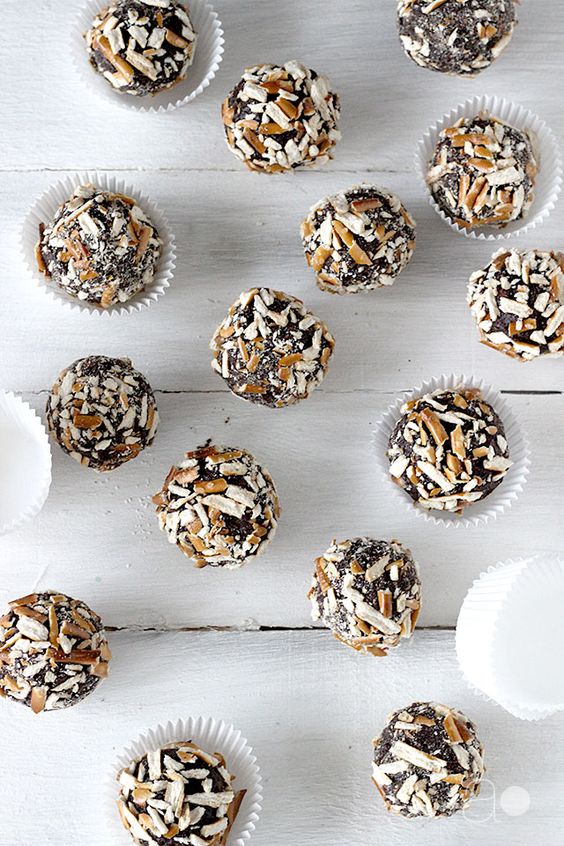 Guinness and Pretzel Truffles | 17 Awesome Guinness Recipes from @cydconverse