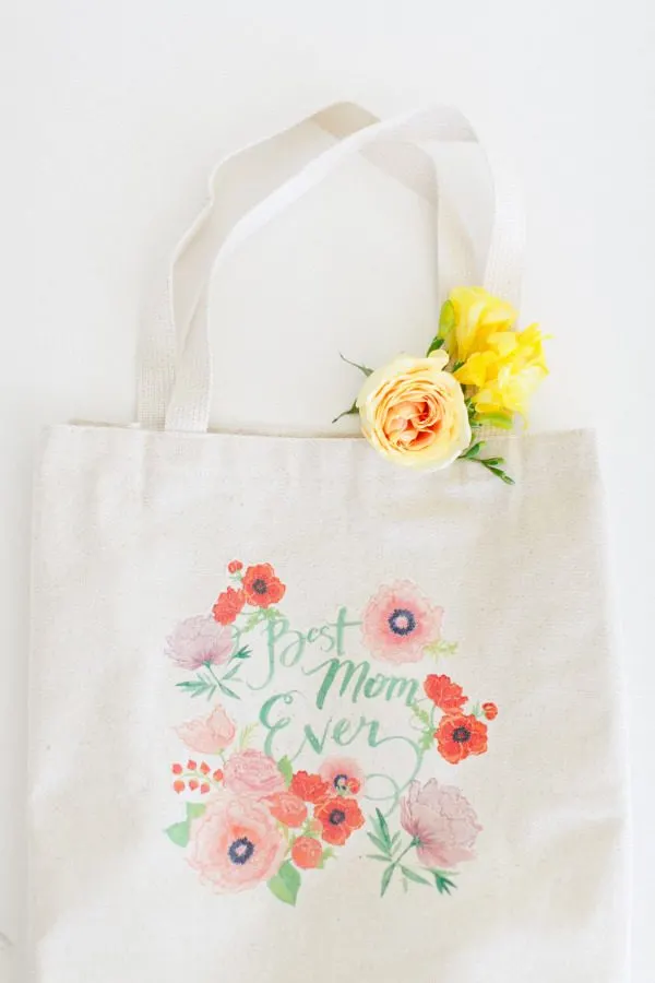 DIY Mother's Day Tote | Homemade Mother's Day Gift Ideas and DIY Gift Ideas from @cydconverse