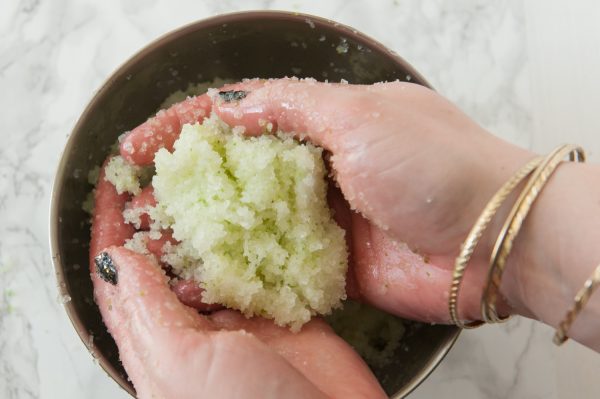 Homemade body scrub recipe | DIY body scrub from @cydconverse