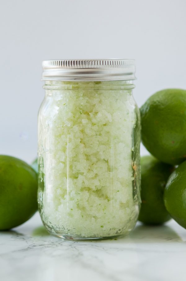 Homemade body scrub recipe | DIY body scrub from @cydconverse