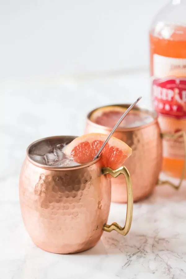 Grapefruit Moscow Mule Recipe | Cocktail recipes, party ideas and entertaining tips from @cydconverse - Repin to save or click through for the recipe!