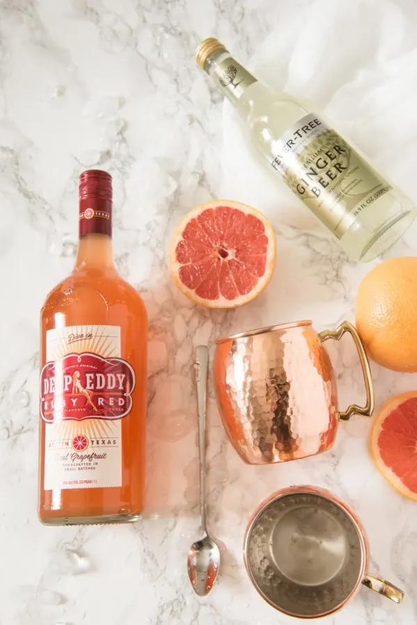 Grapefruit Moscow Mule Recipe | Cocktail recipes, party ideas and entertaining tips from @cydconverse - Repin to save or click through for the recipe!