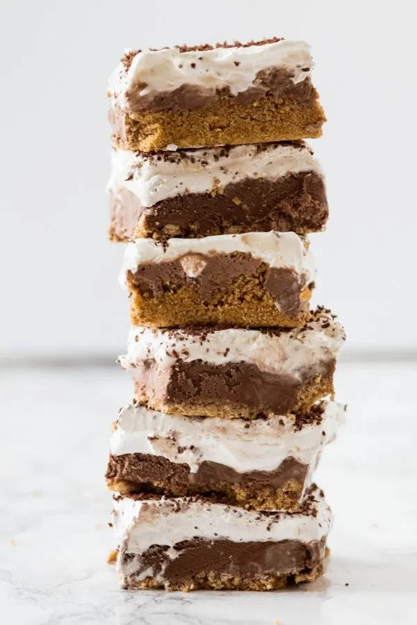 Homemade S'mores Ice Cream Cake Recipe | Party ideas and easy recipes from @cydconverse