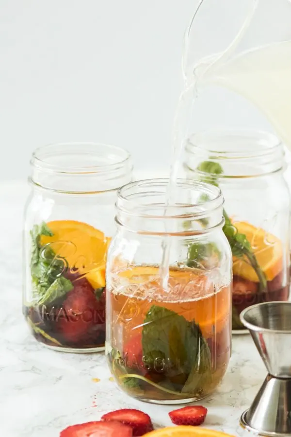 Summer Cocktails in a Jar | Entertaining ideas, party ideas, cocktail recipes, recipes and more from @cydconverse