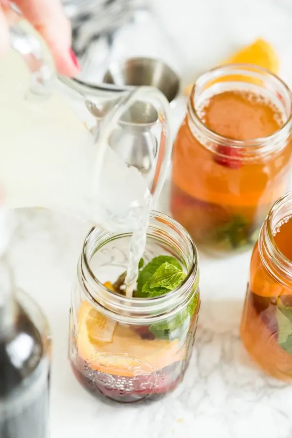 Summer Cocktails in a Jar | Entertaining ideas, party ideas, cocktail recipes, recipes and more from @cydconverse