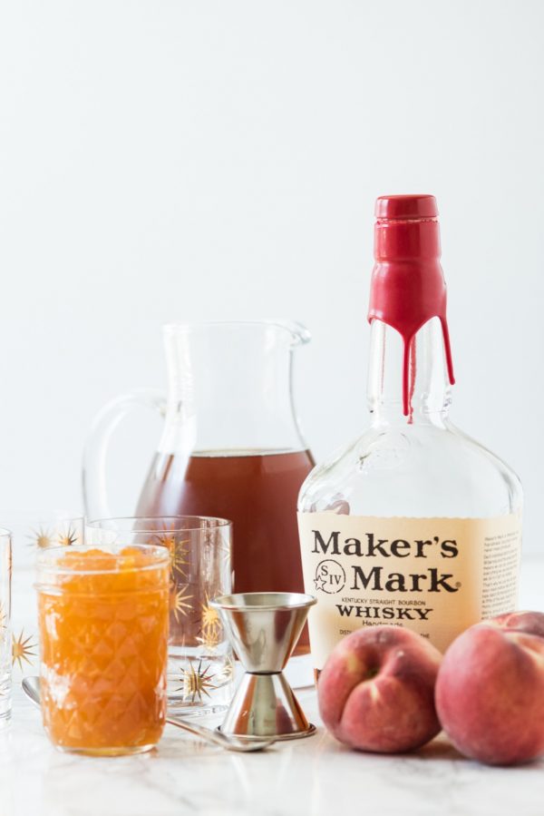 Peach Whiskey Smash Cocktail Recipe | Whiskey cocktails, cocktail recipes and entertaining ideas from @cydconverse