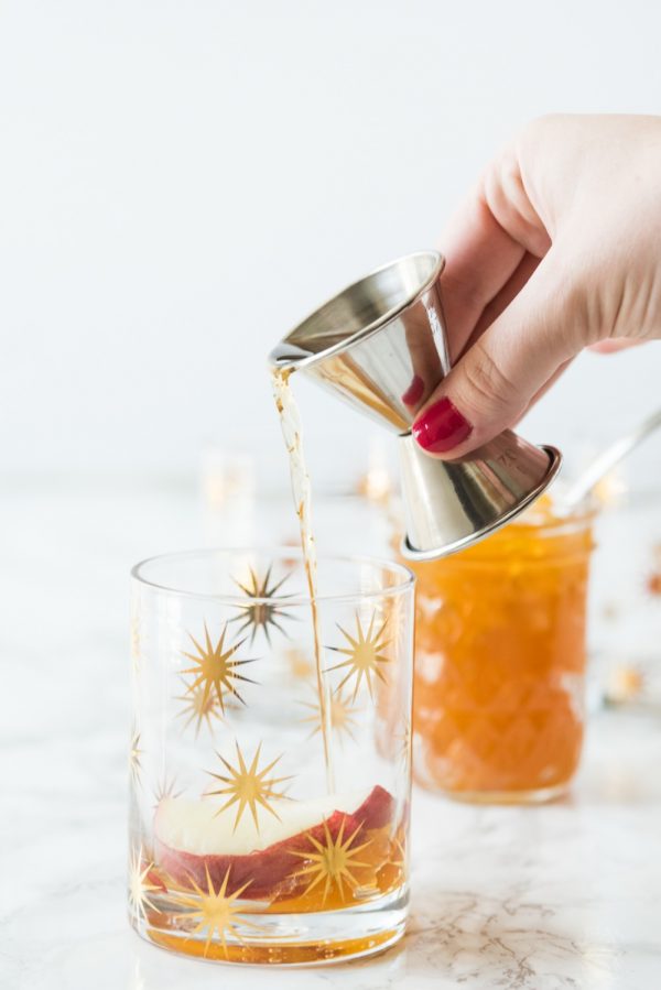 Peach Whiskey Smash Cocktail Recipe | Whiskey cocktails, cocktail recipes and entertaining ideas from @cydconverse