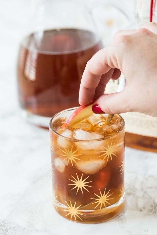 Peach Whiskey Smash Cocktail Recipe | Whiskey cocktails, cocktail recipes and entertaining ideas from @cydconverse