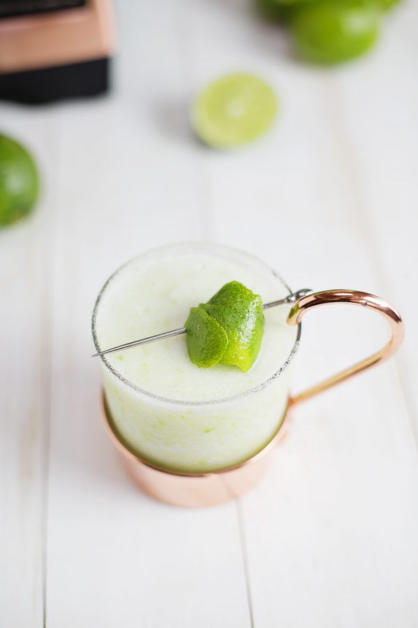 Frozen Pisco Sour Recipe | Cocktail recipes, summer entertaining ideas and party tips from @cydconverse