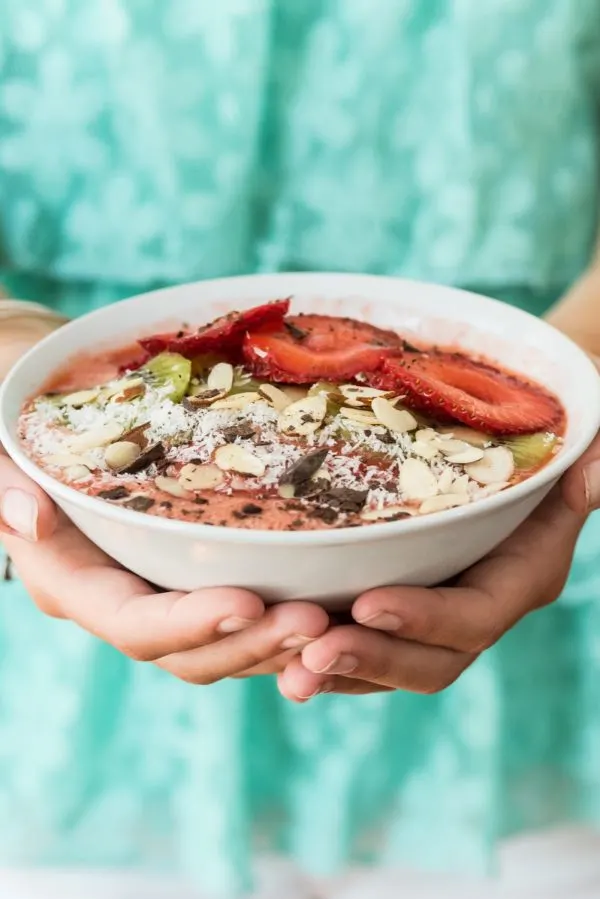 How to Make Fresh Summer Smoothie Bowls | Made with amazing @v8juices - real veggies for real people!