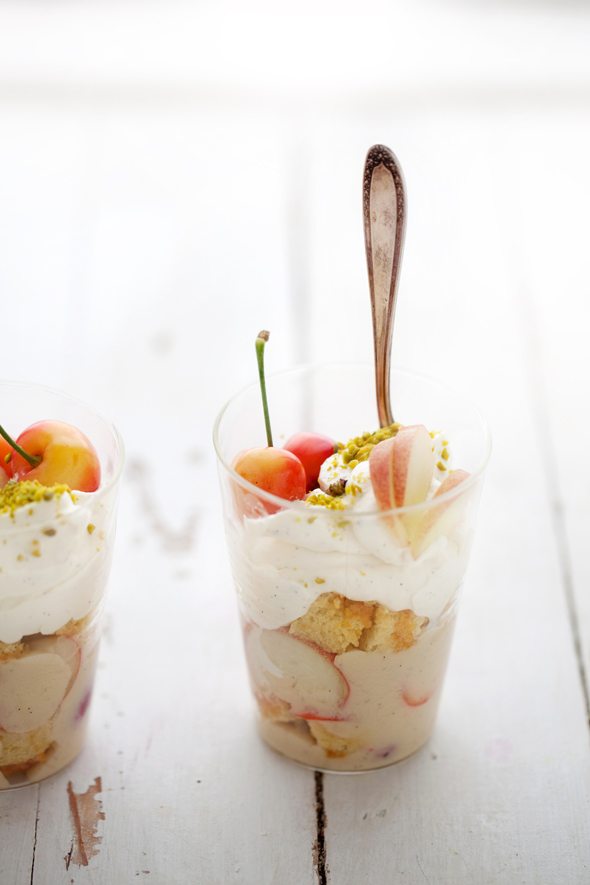 Cherry Peach Trifle Recipe | Best Summer Peach Recipes and Summer Entertaining Ideas from @cydconverse