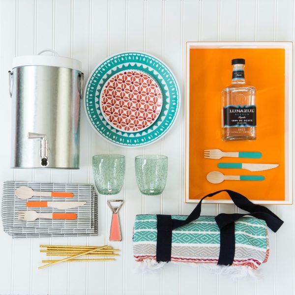 Summer Entertaining Essentials from @cydconverse | Summer party ideas, cocktail recipes and more!
