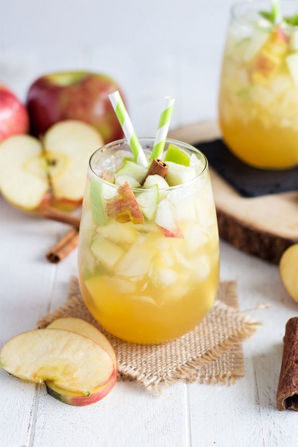 Apple Pie Sangria | 15 Sangria Recipes for Late Summer and Fall | Cocktail recipes, entertaining tips and party ideas from @cydconverse