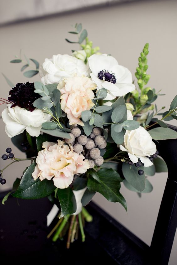 Tropical Glam Wedding Ideas from @cydconverse