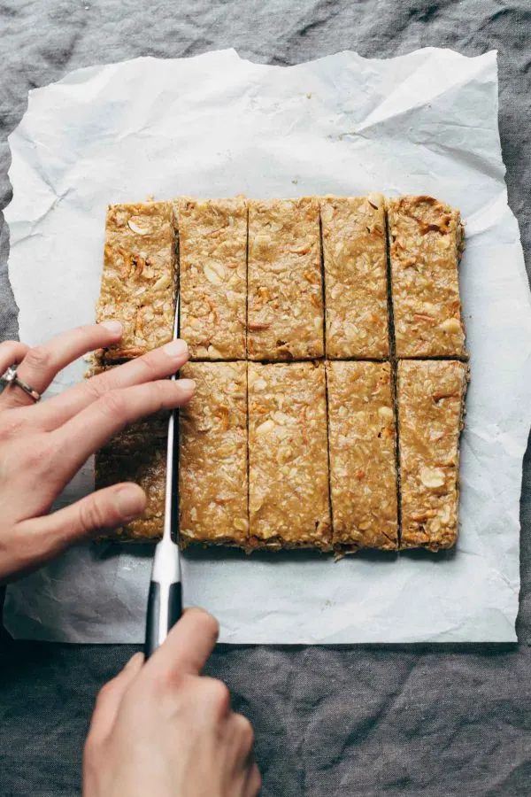 Homemade Chewy Granola Bars Recipe | 12 Delicious Camping Recipes from @cydconverse plus camping tips and a camping packing list!