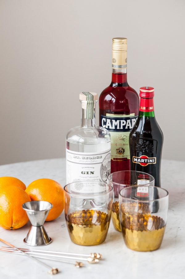 Best Negroni Recipe | Best cocktail recipes, entertaining ideas, party ideas and more from @cydconverse