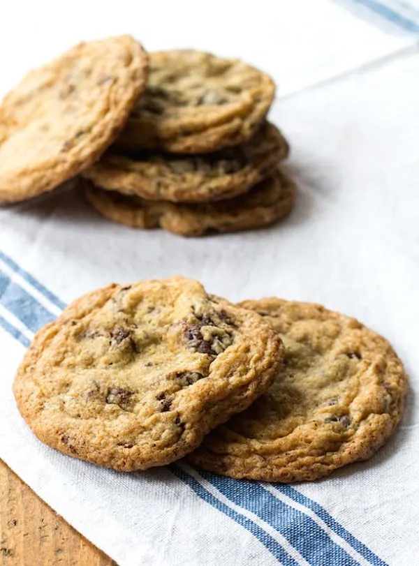 Best Gluten-Free Chocolate Chip Cookies | Best chocolate chip cookie recipes, entertaining tips and party ideas from @cydconverse