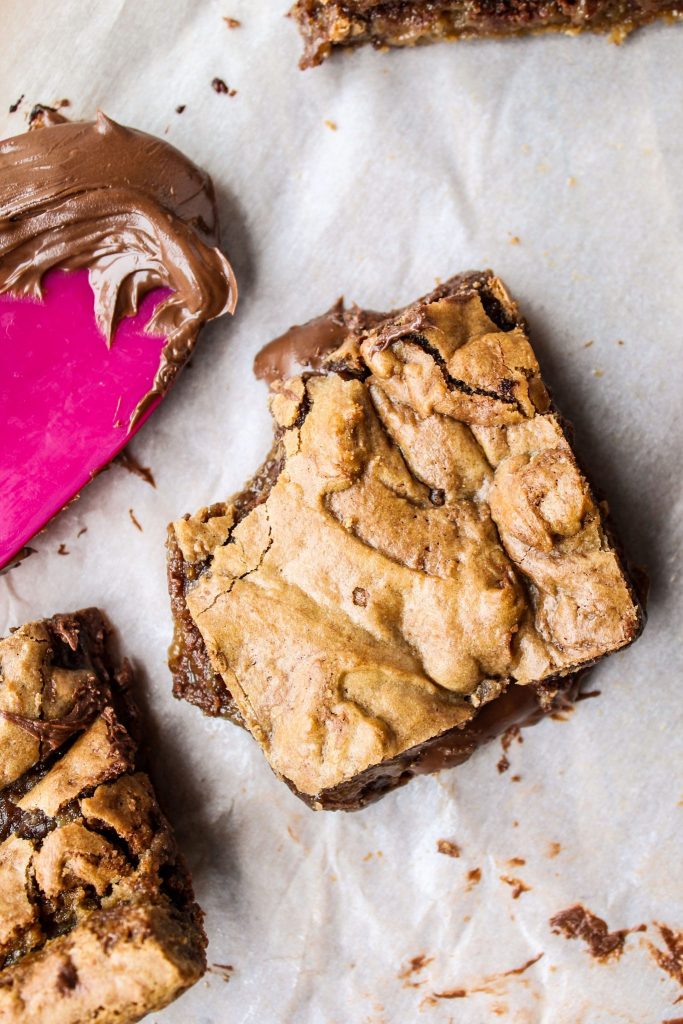 Nutella Stuffed Brown Butter Blondies | Best Nutella recipes and Nutella dessert recipes from @cydconverse