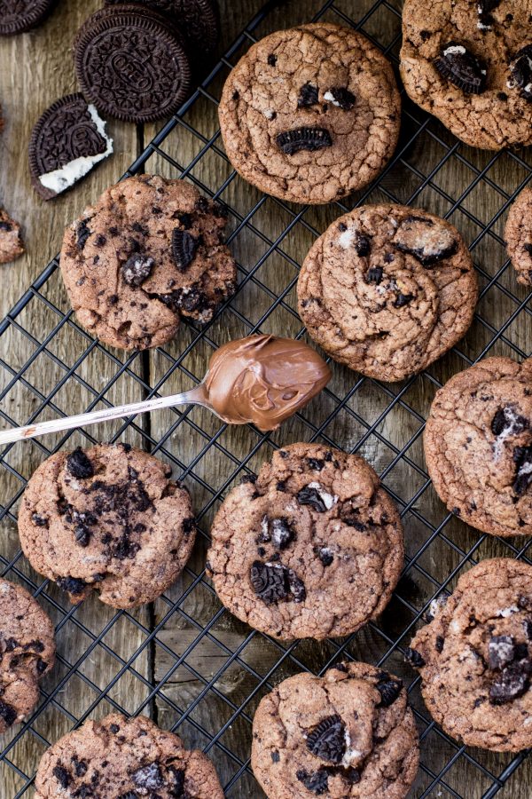 Nutella Oreo Cookies | Best Nutella recipes and Nutella dessert recipes from @cydconverse
