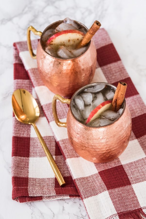 Apple Cider Moscow Mules | Cocktail recipes, party ideas, entertaining tips, recipes and more from @cydconverse