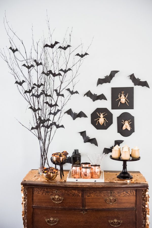 DIY Bat Branch Halloween Centerpiece | Halloween decorations, Halloween party ideas and Halloween recipes from @cydconverse