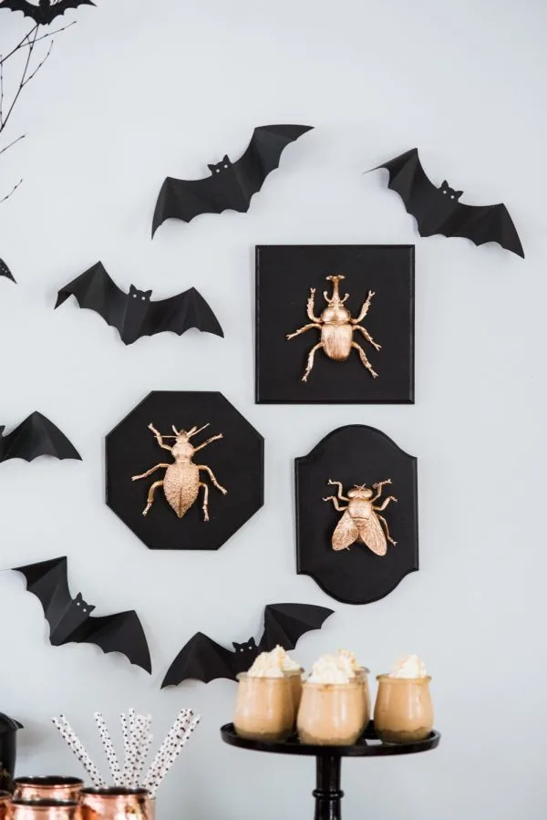 DIY Taxidermy Plaques | Halloween ideas, Halloween decorations and Halloween party ideas from @cydconverse