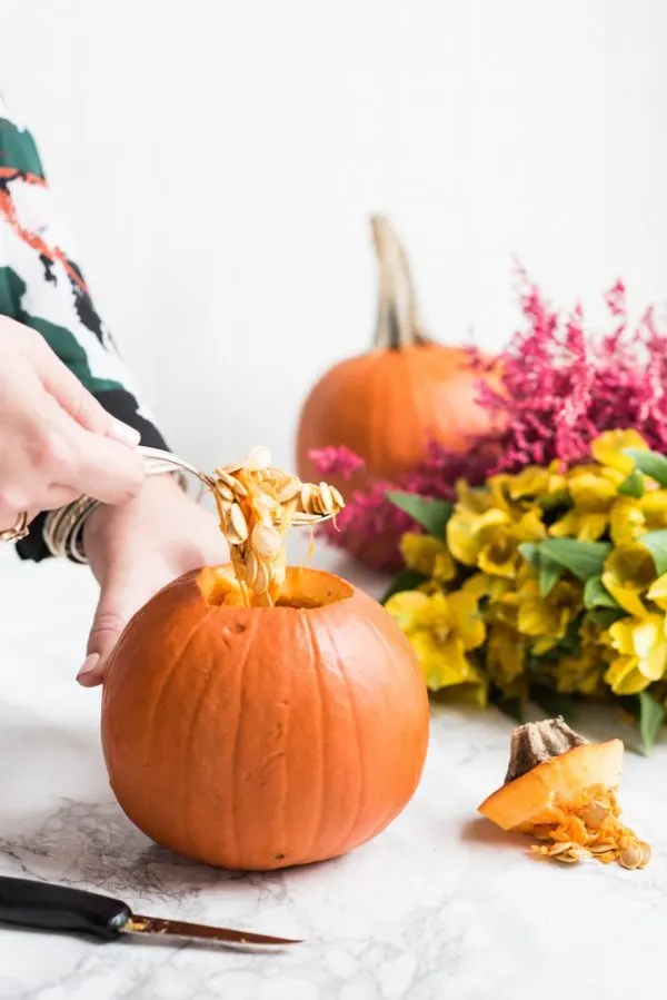 DIY Pumpkin Flower Arrangements | Thanksgiving ideas, Thanksgiving crafts, Thanksgiving table ideas and more DIY projects from @cydconverse