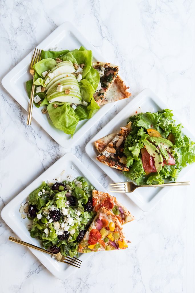 Easy Weeknight Dinner Ideas | Pizza and salad pairings from @cydconverse plus more recipes, entertaining tips, party ideas and more!