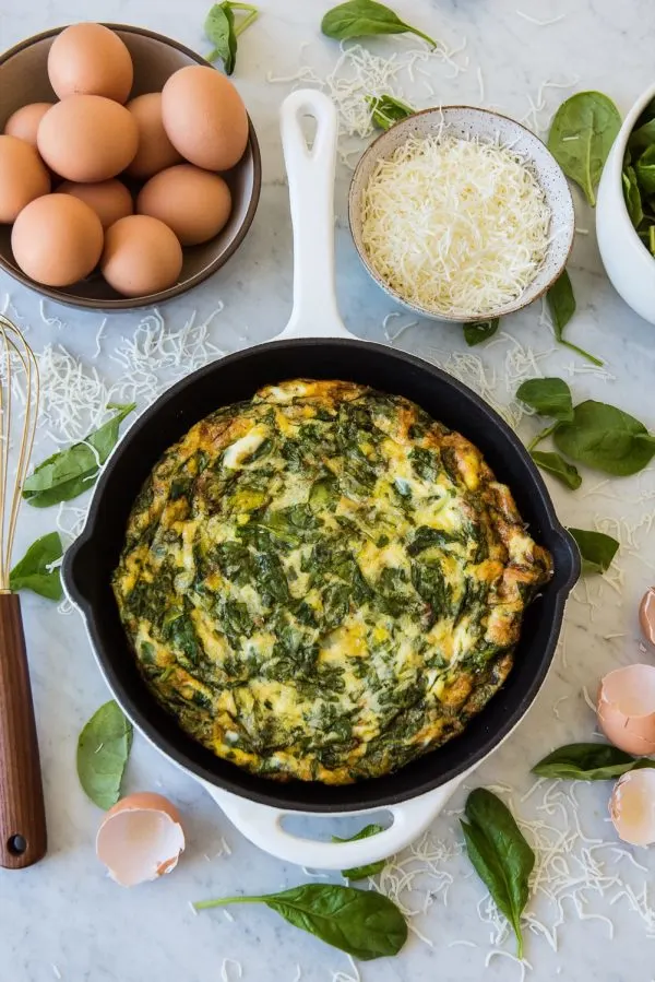 Baked Eggs with Spinach | Brunch ideas, entertaining tips, party recipes and more from @cydconverse