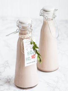 Homemade Christmas Gifts | Homemade Irish Cream Recipe with Free Printables from @cydconverse and @erikafirm