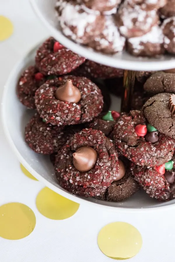 How to Host a Merry Cookie Exchange with @cydconverse + @eaglebrand | Cookie exchange recipes, holiday party ideas, entertaining tips, best cookie recipes and more!
