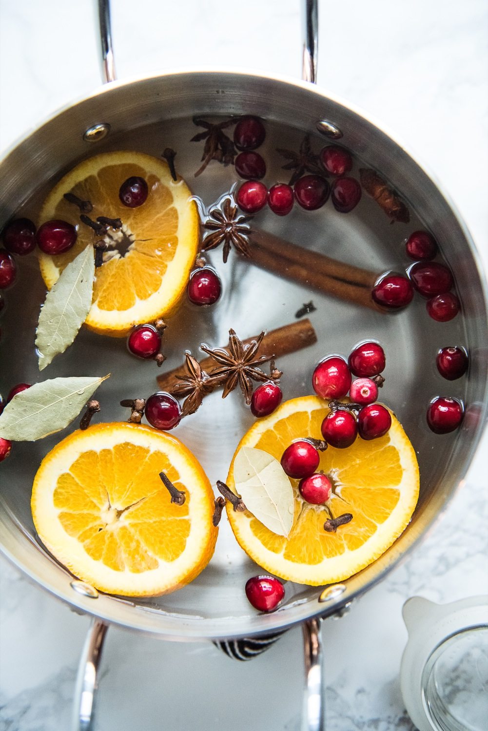 How to Make Your House Smell like Fall | Homemade Stovetop Potpourri plus more entertaining ideas, Christmas recipes, cocktail recipes, Thanksgiving ideas and more from @cydconverse