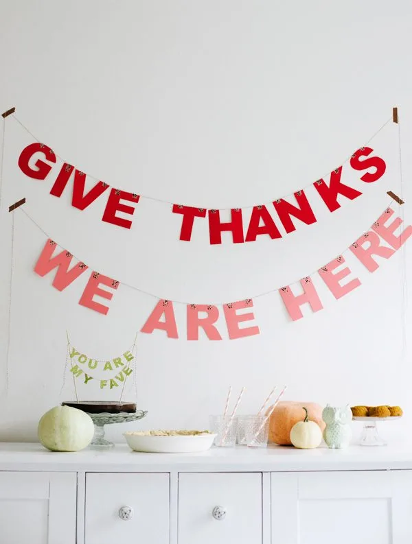 Modern Thanksgiving Decorations | Thanksgiving ideas, entertaining tips, party ideas and more from @cydconverse