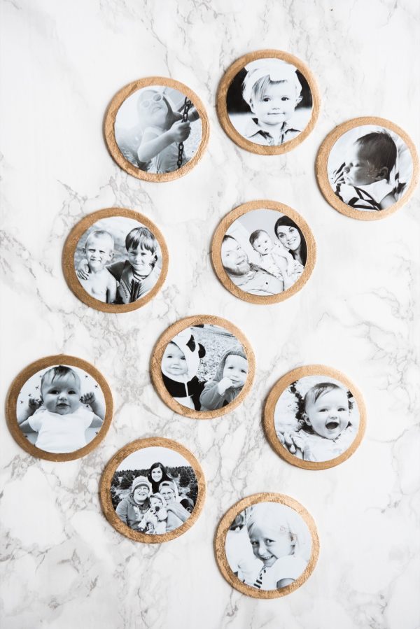 DIY Gilded Photo Ornaments | Homemade ornaments, Christmas DIY ideas, homemade gifts and more from @cydconverse