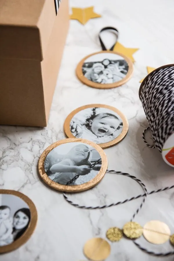 DIY Gilded Photo Ornaments | Homemade ornaments, Christmas DIY ideas, homemade gifts and more from @cydconverse