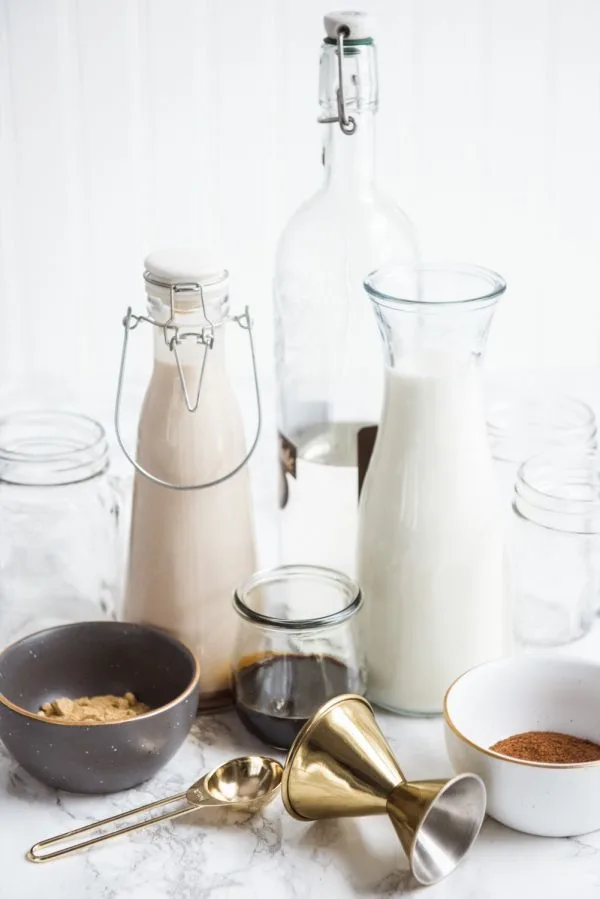 Gingerbread White Russian Recipe | Cocktail recipes, Christmas cocktails, entertaining tips and party ideas from @cydconverse