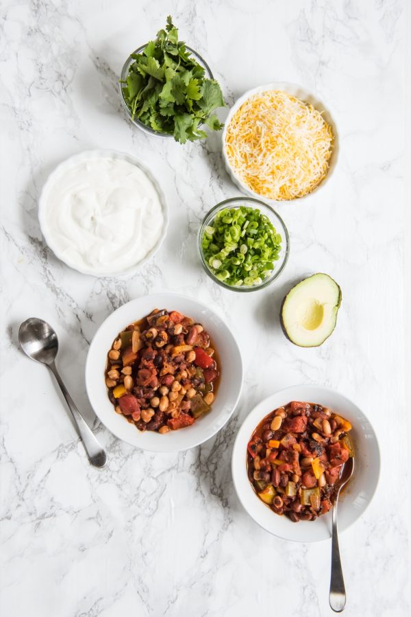 Best Vegan Chili Recipe | Vegetarian chili, Super Bowl recipes, party ideas, entertaining tips and more from @cydconverse