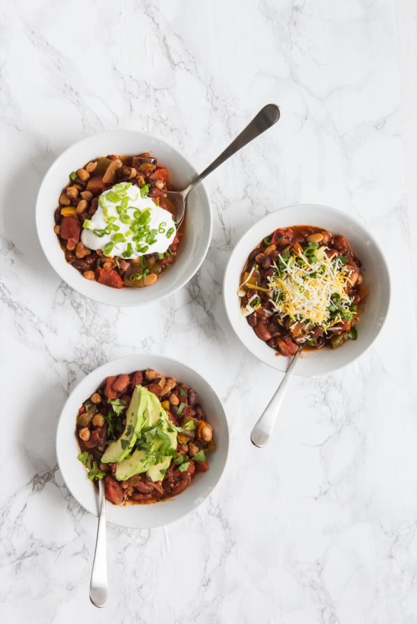 Best Vegan Chili Recipe | Vegetarian chili, Super Bowl recipes, party ideas, entertaining tips and more from @cydconverse