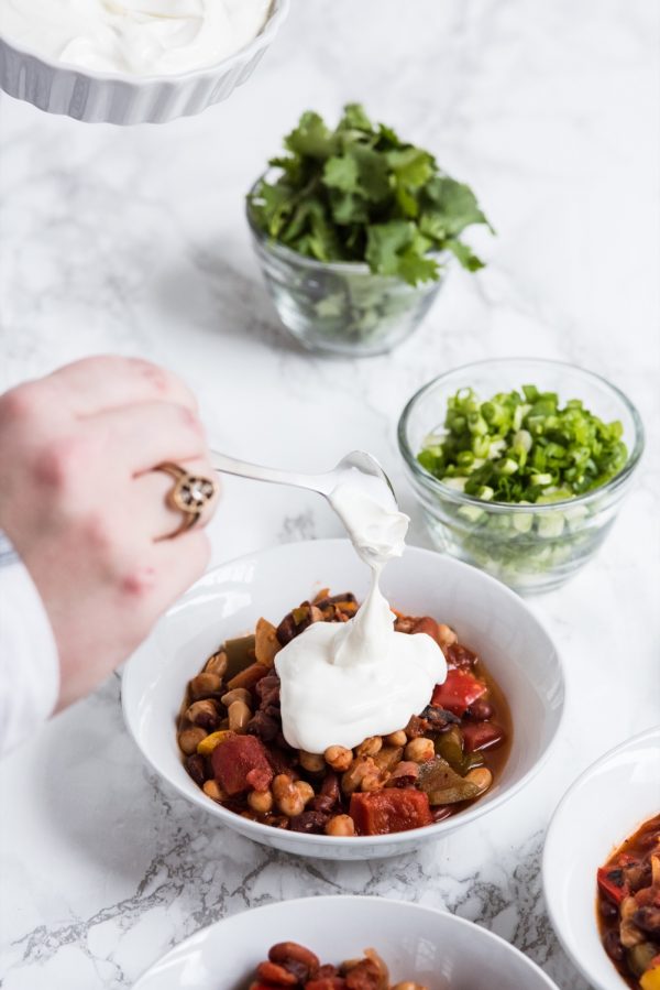 Best Vegan Chili Recipe | Vegetarian chili, Super Bowl recipes, party ideas, entertaining tips and more from @cydconverse