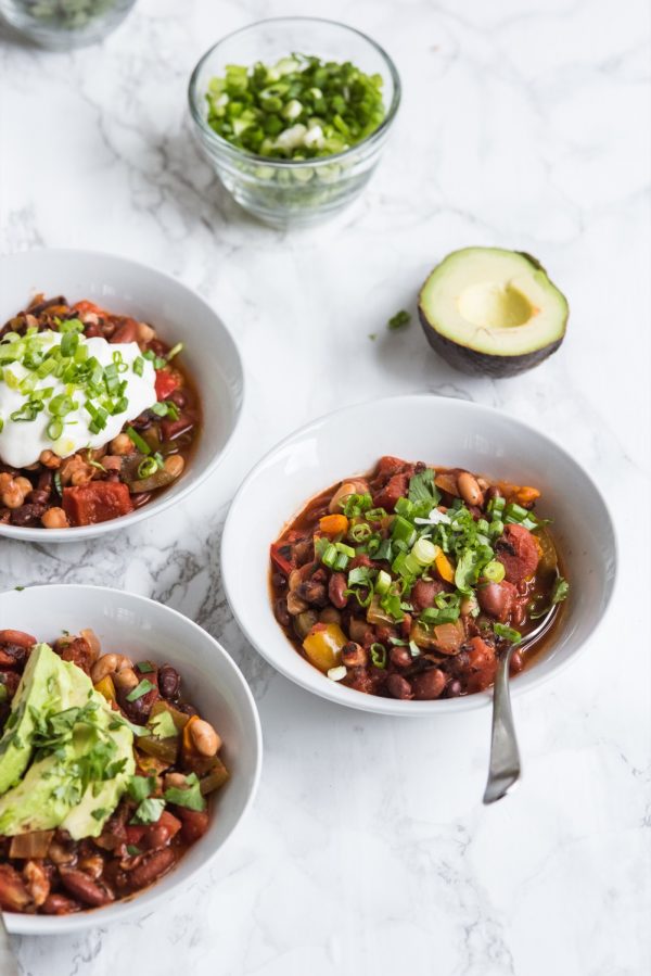 Best Vegan Chili Recipe | Vegetarian chili, Super Bowl recipes, party ideas, entertaining tips and more from @cydconverse