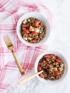 Tomato + Farro Mozzarella Salad Recipe | Healthy vegetarian recipes, weeknight dinner ideas and more from @cydconverse