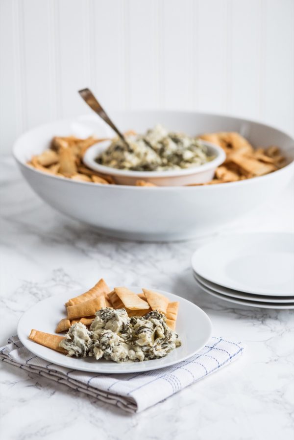 Slow Cooker Spinach Artichoke Dip | Party appetizers, Super Bowl recipes, party ideas, entertaining tips and more from @cydconverse