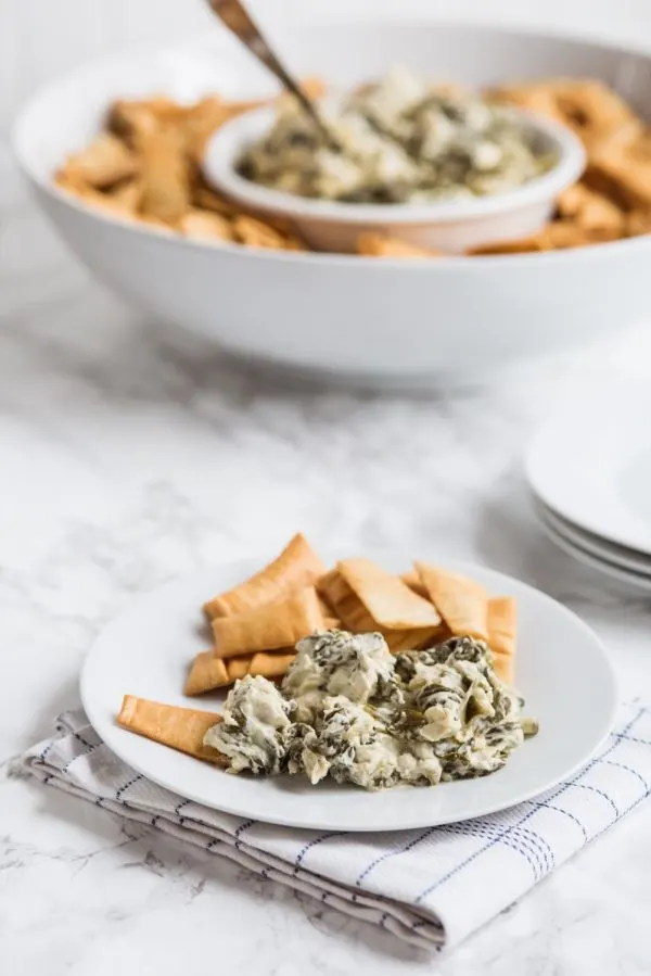 Slow Cooker Spinach Artichoke Dip | Party appetizers, Super Bowl recipes, party ideas, entertaining tips and more from @cydconverse