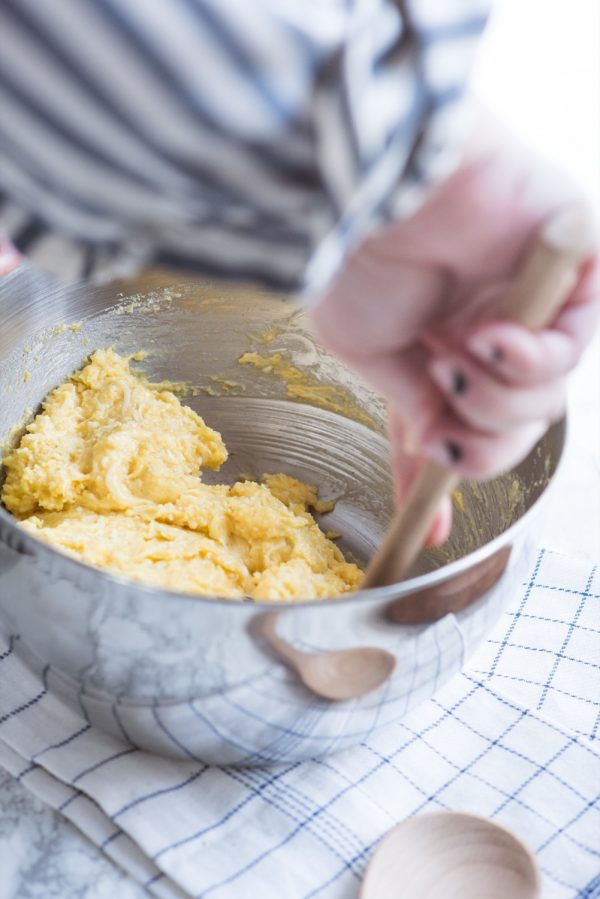 Cheesy Broccoli Cornbread Recipe | Easy recipes, entertaining tips, party ideas, party appetizers and more from @cydconverse