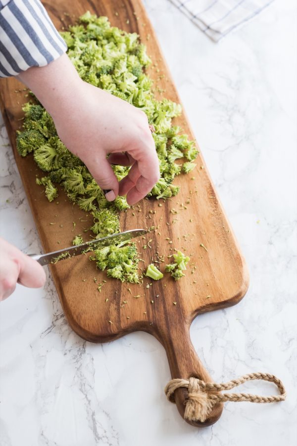 Cheesy Broccoli Cornbread Recipe | Easy recipes, entertaining tips, party ideas, party appetizers and more from @cydconverse