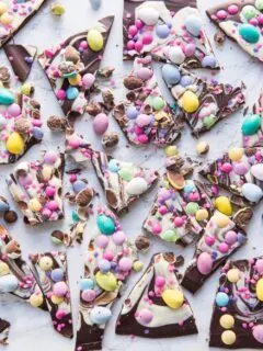 Easter Candy Bark | Easter ideas, Easter recipes, Easter brunch ideas, Easter crafts and more from @cydconverse