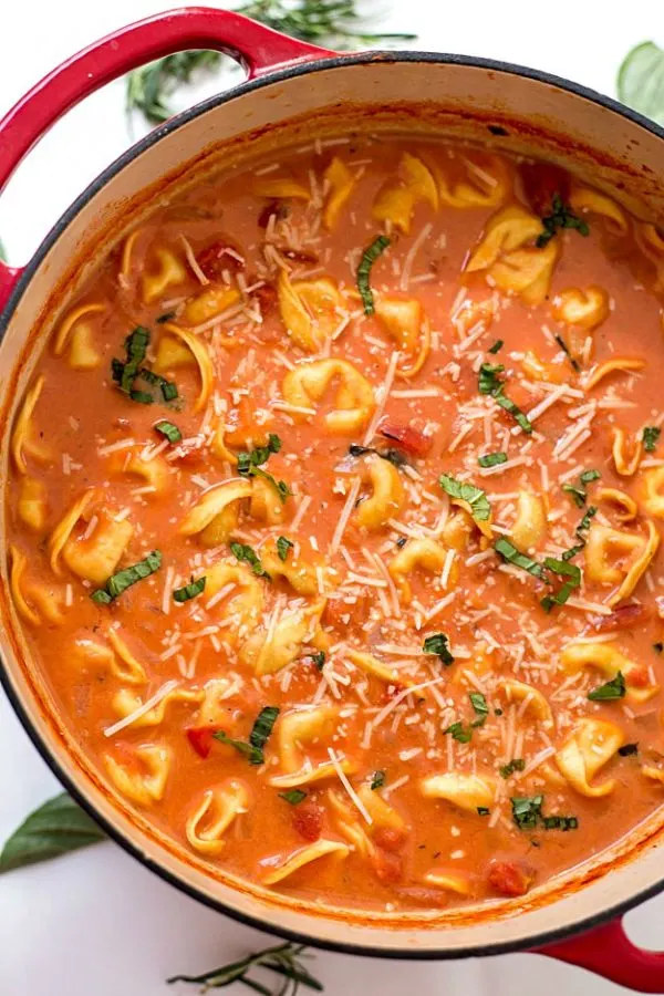 One-pot Creamy Tomato Tortellini Soup | Friday night dinner ideas, easy dinner recipes, weeknight dinner ideas and more from @cydconverse